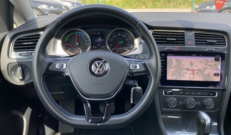 
								Вживанi 2020  Volkswagen Golf заповнено									