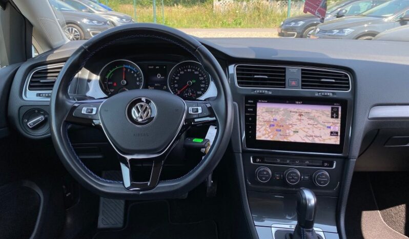 
								Вживанi 2020 Volkswagen Golf заповнено									