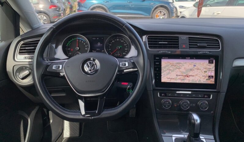 
								Вживанi 2020  Volkswagen Golf заповнено									