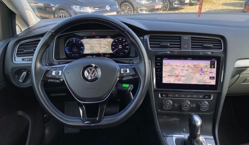 
								Вживанi 2020  Volkswagen Golf заповнено									