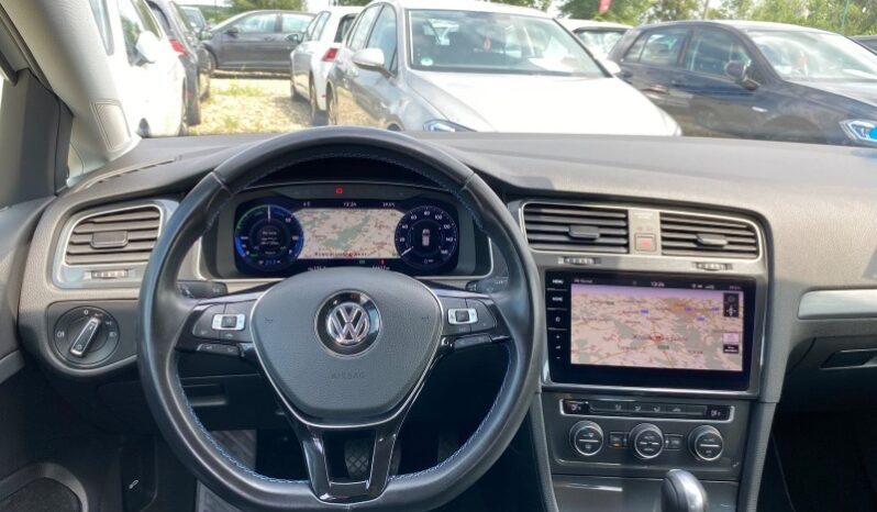 
								Вживанi 2019  Volkswagen Golf заповнено									