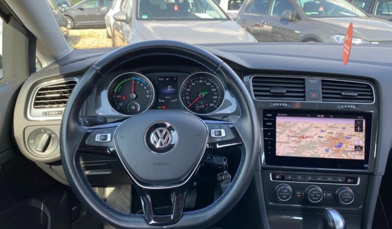 
								Вживанi 2020 Volkswagen Golf заповнено									