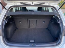 
										Вживанi 2020  Volkswagen Golf заповнено									