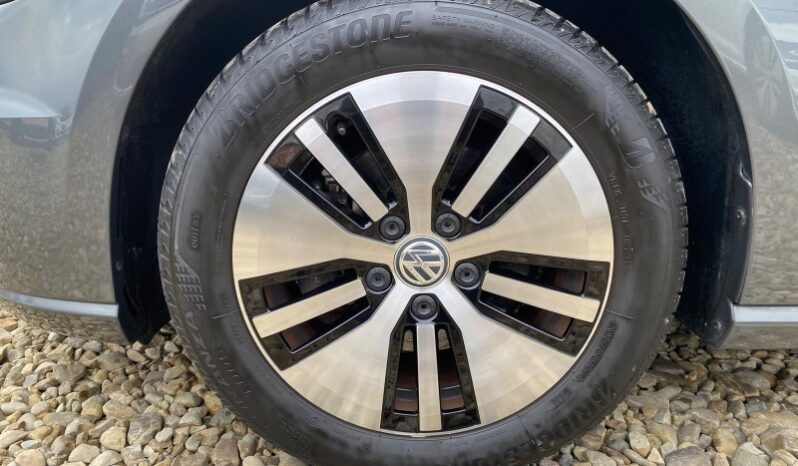 
								Вживанi 2019 Volkswagen Golf заповнено									