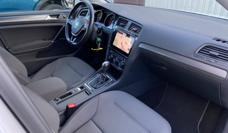 
								Вживанi 2020  Volkswagen Golf заповнено									