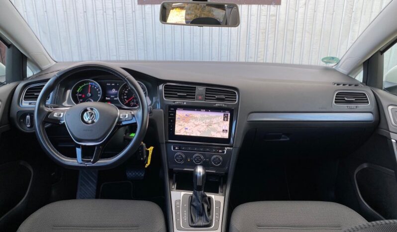 
								Вживанi 2020  Volkswagen Golf заповнено									
