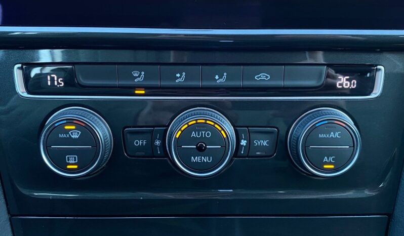 
								Вживанi 2020  Volkswagen Golf заповнено									