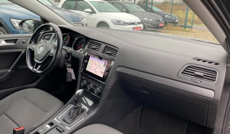 
								Вживанi 2020  Volkswagen Golf заповнено									