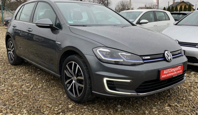 
								Вживанi 2020  Volkswagen Golf заповнено									
