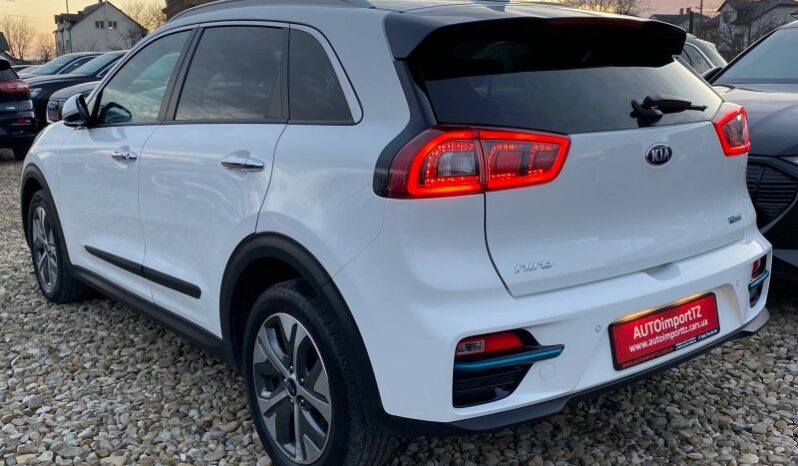 
								Вживанi 2019  KIA Niro заповнено									