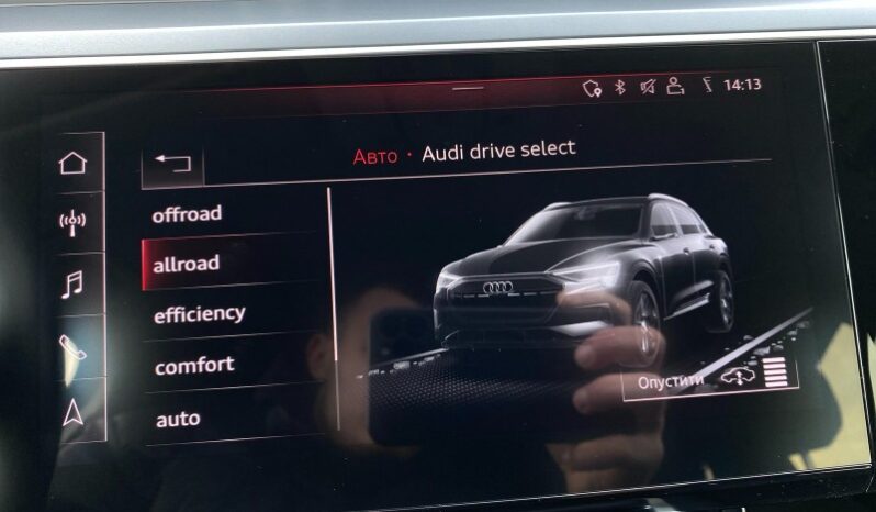 
								Вживанi 2020 Audi e-tron заповнено									
