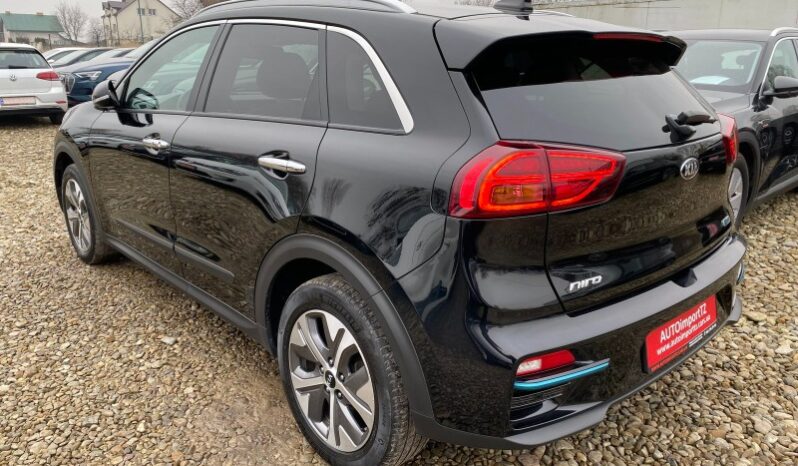 
								Вживанi 2020  KIA Niro заповнено									
