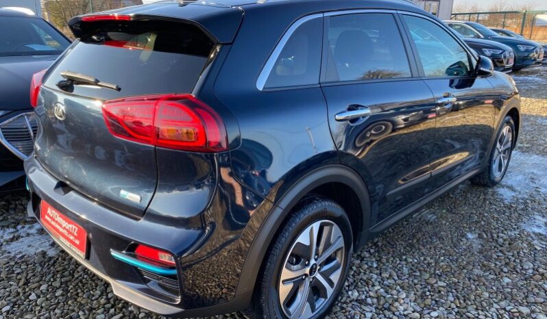 
								Вживанi 2021  KIA Niro заповнено									