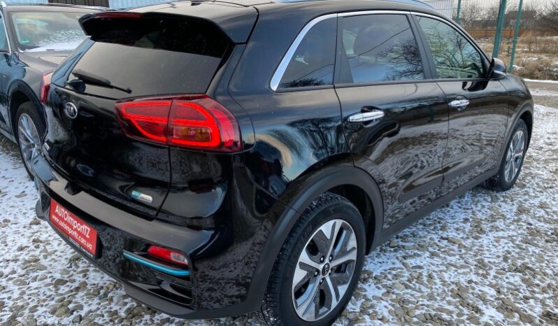 
								Вживанi 2020  KIA Niro заповнено									